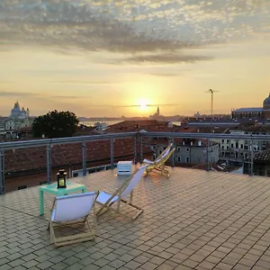 Sunny Terrace Venedig
